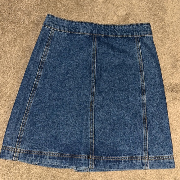 Denim mini skirt - EUC!! Only worn once! $15 - Picture 5 of 5